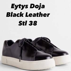 Underbara skor från Eytys som tyvärr va för små för mig, superfint skick, nypris ca 2000kr, kartong och dustbag ingår!🤩🤩