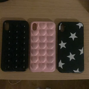 Mobilskal iPhone xr  - De två svarta är från Shein och det rosa från spell chases, säljer eftersom de it riktigt är min stil längre 
