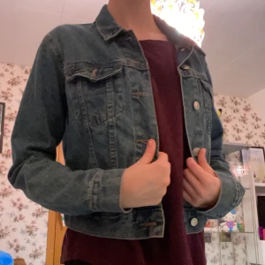 jeansjacka  - superfin jeansjacka från lager157 som jag inte har använt på några år, bra skick