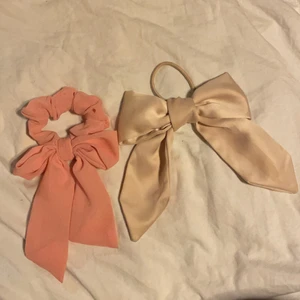 oanvända håracessoarer - 15kr/st eller båda för 25. båda är helt oanvända och därmed i felfritt skick. 