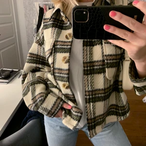 Höstjacka - Nyskick storlek S💚 229kr, frakt inräknat i priset