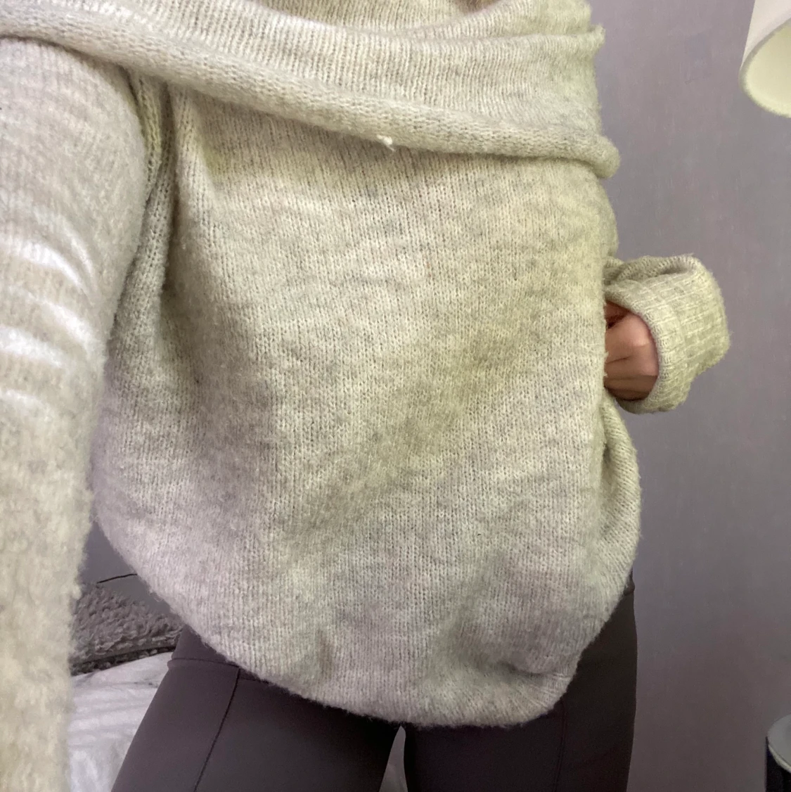 Ljusgrå stickad tröja från Veromoda