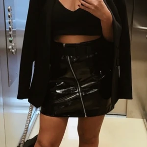 Skinnkjol - Skinnkjol från H&M, använd ett fåtal gånger☺️