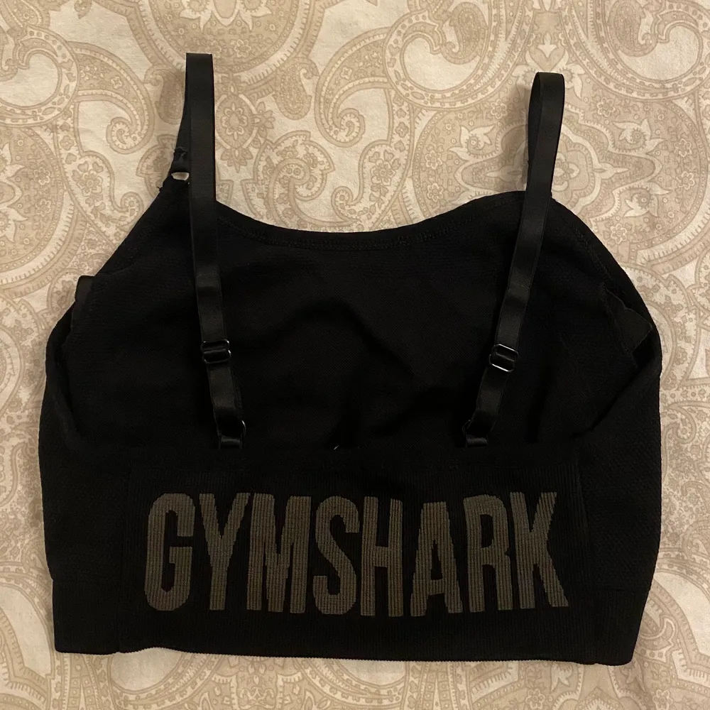 Sport bh från gymshark ,använd en gång . Toppar.