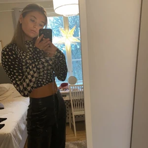 topp - Sjuuukt cool och snygg topp som är extremt skön!!😍