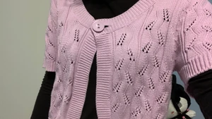lila cardigan! - lila cardigan köpt secondhand. inte min stil!!
