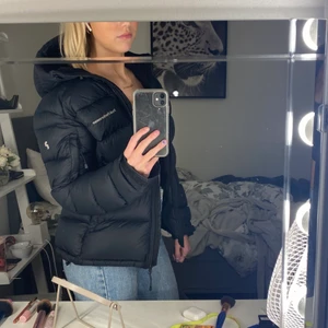 Peak performance jacka - Säljer min peak performance vinter jacka som är äkta och i nyskick! 💞 nypris: 4000kr