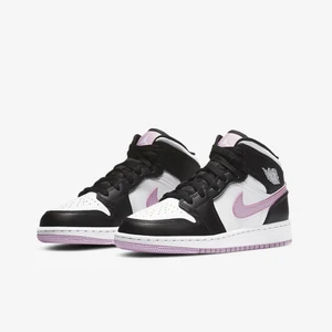 Arctic pink jordan 1  - Jordan mids i strl 39 🙌🏼 Värde ca 3000kr  