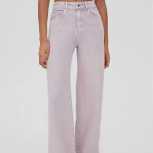 Supersnygga jeans  - Jeans från Pull and bear som är helt nya med prislappar på, tyvärr för stora för mig och har därför inte kommit till användning. 