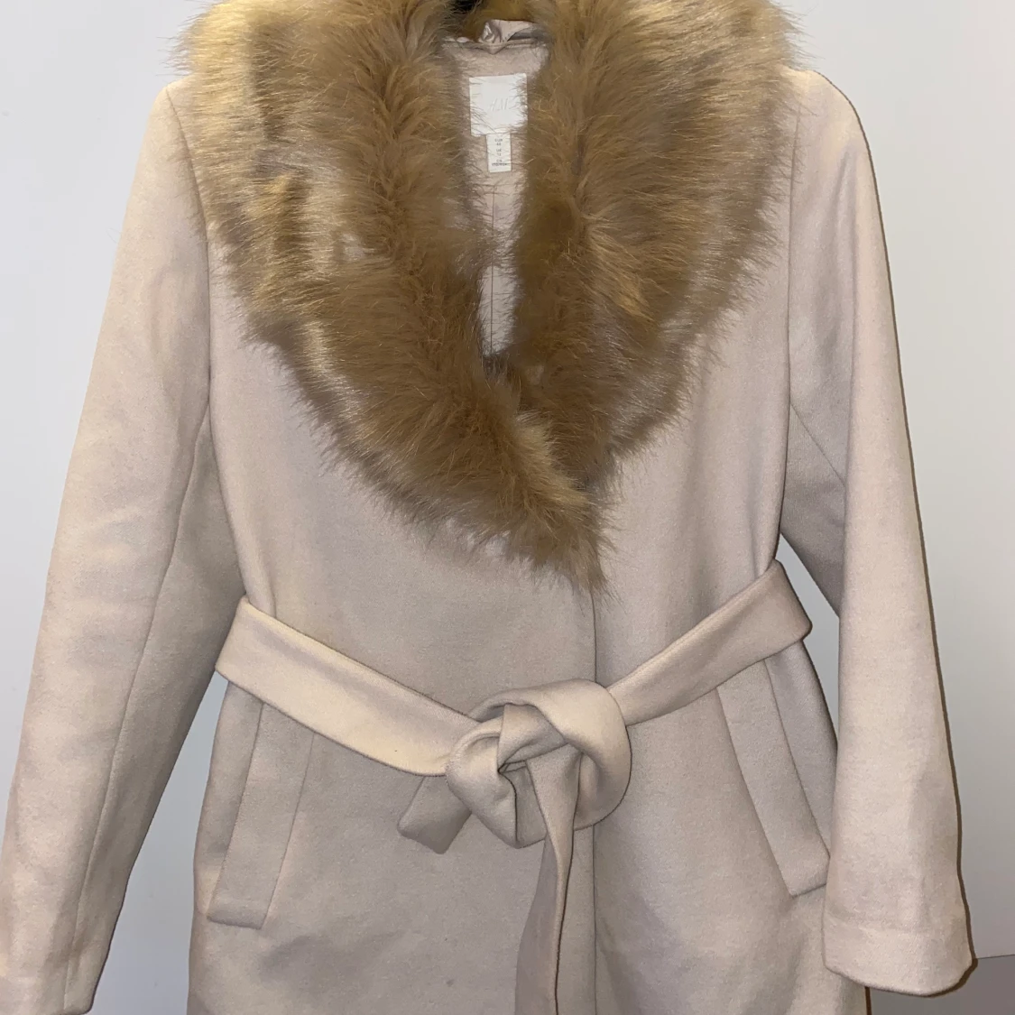Kappa med pälskrage - 90