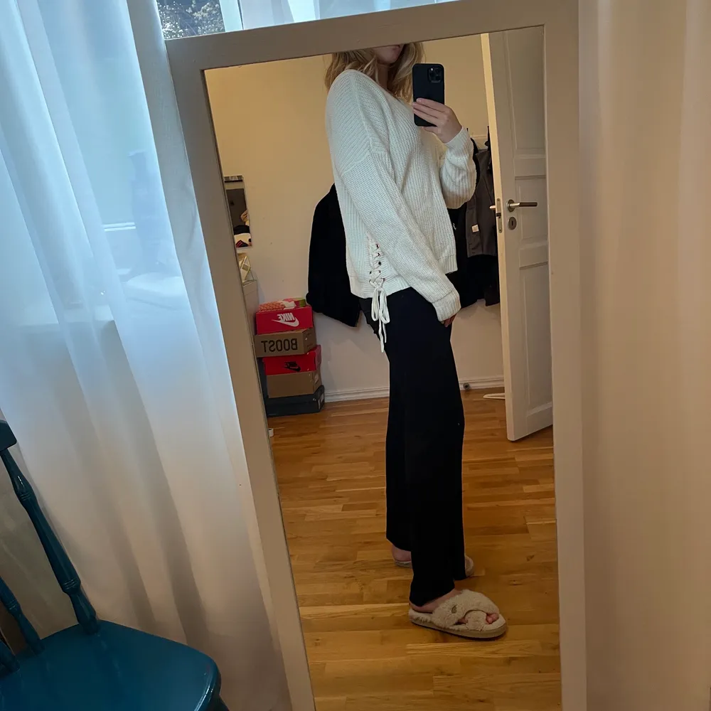 BOA KNIT från IVYREVEL storlek S, nyskick. Fina detaljer. Neuleet.