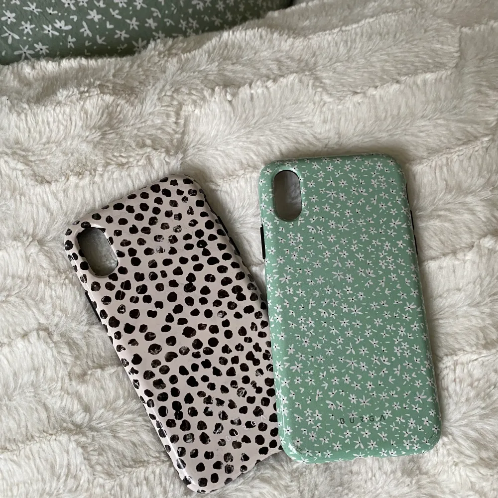 Superfina skal från Burga! Passar IPhone X/Xs. Köpta för ca 350kr styck, säljer 1 för 120/2 för 200 💞 . Accessoarer.