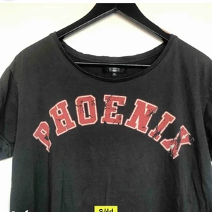 T shirt bikbok - Super cool och ball t-shirt ifrån bikbok, säljer för att den inte kommer till användning!💕