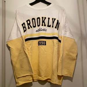 Sweatshirt  - Sweatshirt från Ginatricot. Köparen står för frakten 