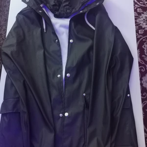 Rengjacka storlek M - Den är i jätte bra sikt från lager 157 den har jätte fin svart färg och passar jätte myckt för höst den är i storlek s/m 
