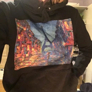 The cool elephant hoodie - Hoodie i perfekt skick!! Originalpris:599kr