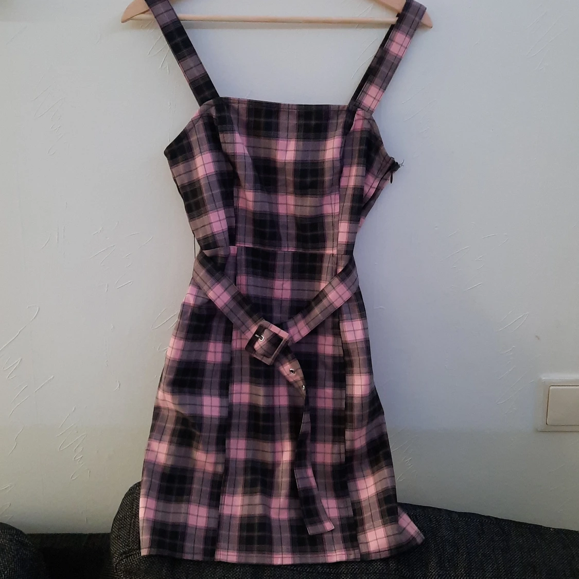 Rosa och svart rutig klänning 