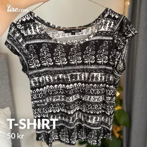 Stl S - Skön och luftig T-shirt