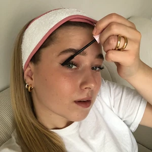 Beauty head band🌸 - Beauty hårband gjort av återvunna second hand tyg💗 tre färger och handgjorda🌸 one size