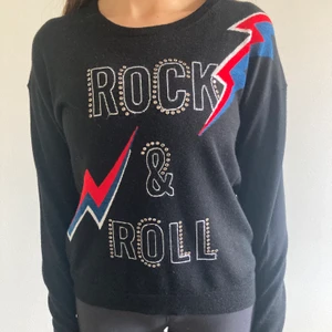 Zadig tröja (merino ull) 750kr - Detta är en stickad zadig tröja i fint merino ull i storlek S, knappt använd . Säljs till högsta bud + frakt. Köp direkt för 1000kr