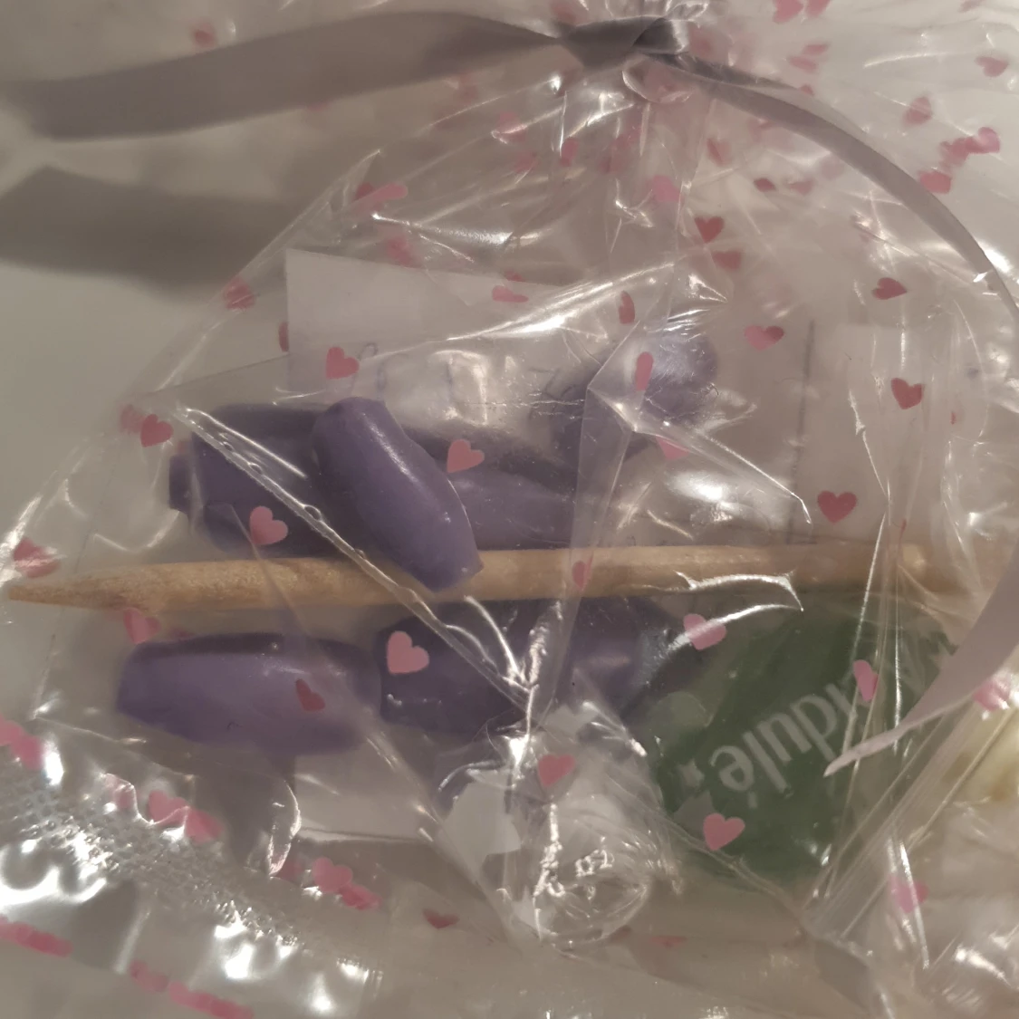 Press on nails  - 90