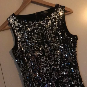 Paljettklänning  - Fin paljettklänning från Kappahl 
