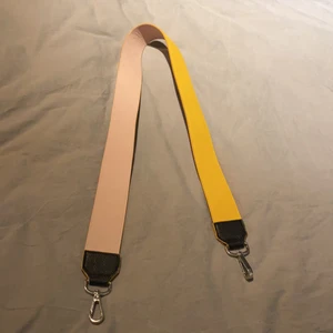 Axelrem  - Axelrem från H&M, aldrig använd.