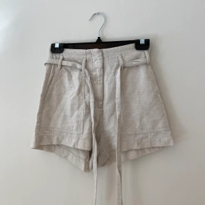 Sommarshorts - Superfina shorts som blivit för små för mig, köparen står för frakt :)