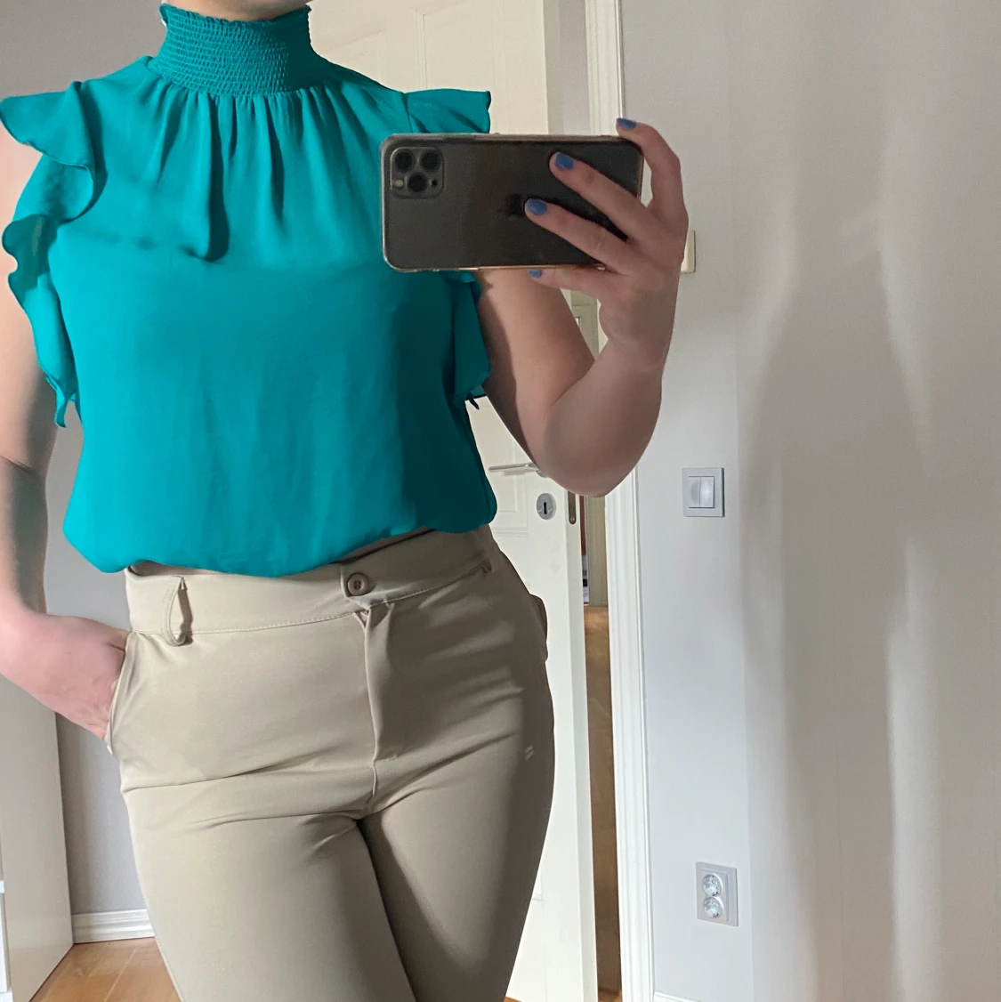 Blå/grönt linne med volang - 90