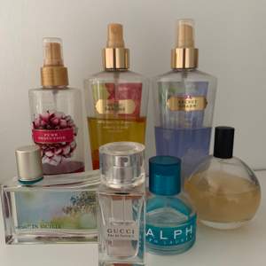 Säljer dessa parfymer och mister. Pris diskuteras vid köp. Köp alla tillsammans eller en och en vill mest bli av med dem. Eventuell frakt betalas av köpare.