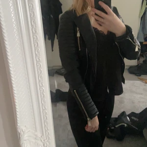 Chiquelle skinnjacka  - Skinnjacka från chiquelle 