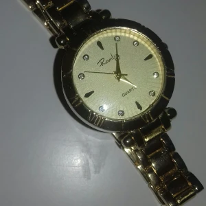 Revelry storlek M - Fint klocka den är änvand några gånger bara