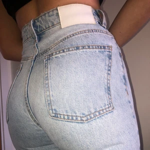 Zara jeans - Säljer ett par raka jeans ifrån zara i stolek 36