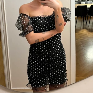 Klänning från H&M🤎 - Klänning från H&M, storlek 40 men skulle säga att den är en 36-38🤎 aldrig använd 