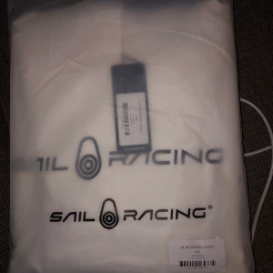 Sail racing hoodie - Helt oanvänd och oöppnad
