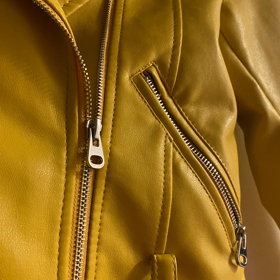 Skinnjacka. Pull&Bear storlek S - 90