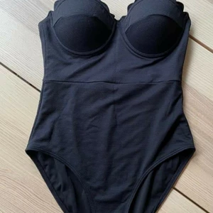 Söker denna baddräkt stor L  Daisy Grace - Söker denna baddräkt från Daisy Grace storlek L 