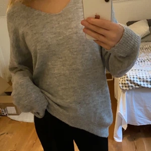 stickad tröja - grå stickad tröja, aldrig använd