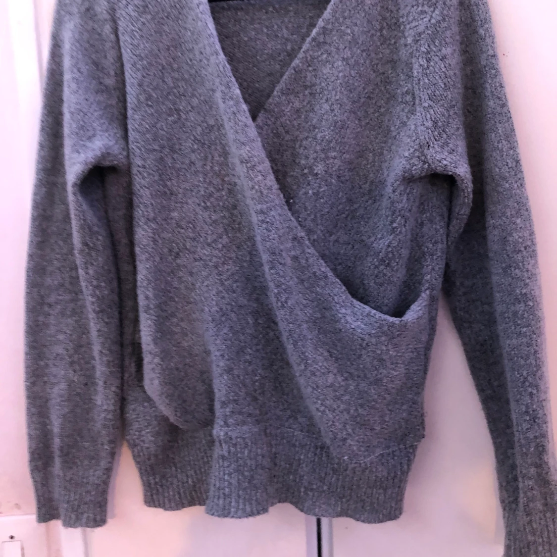 Grå stickad tröja  - 91
