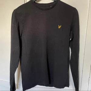 Lyle&Scott tröja - Svart L&S tröja i storlek S, 