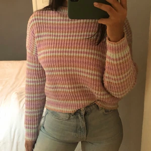 Färgglad stickad tröja - Färgglad stickad tröja. Otroligt mjuk, storlek XS.