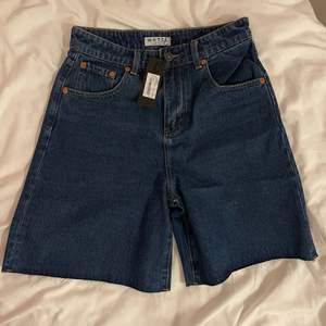 Blåa jeans shorts från motel rocks! Helt oanvända endast testade! Super fina och sköna från motelrocks! 
