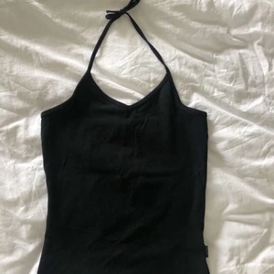 Linne - Superfin vintage linne i storlek S, den knyts runt halsen 😊