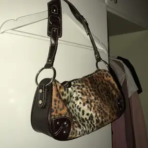 Skit snygg leopard väska som inte kommer till användning