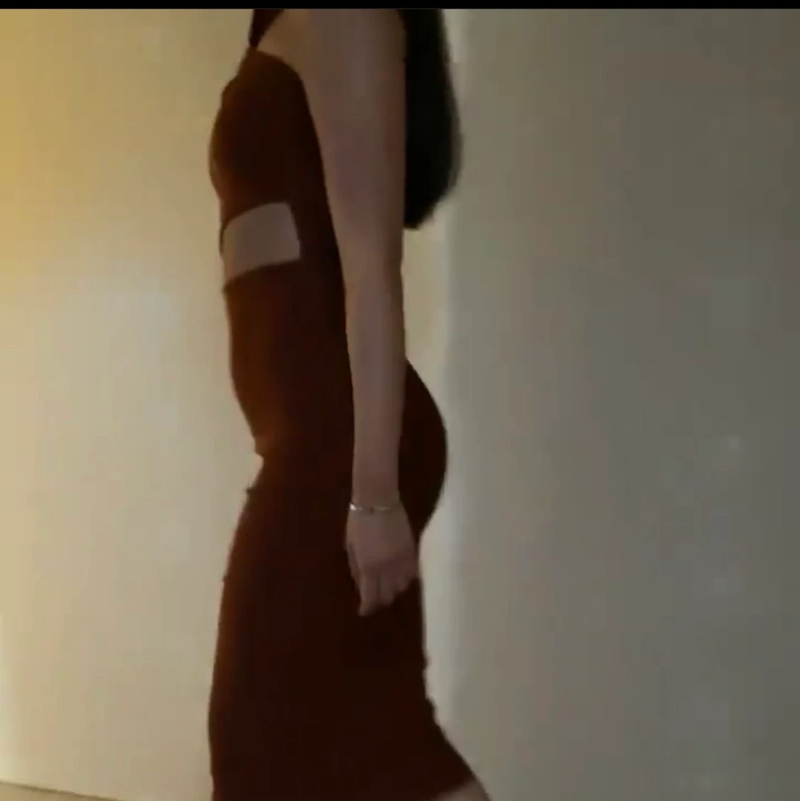 Brun bandageklännining  - 90