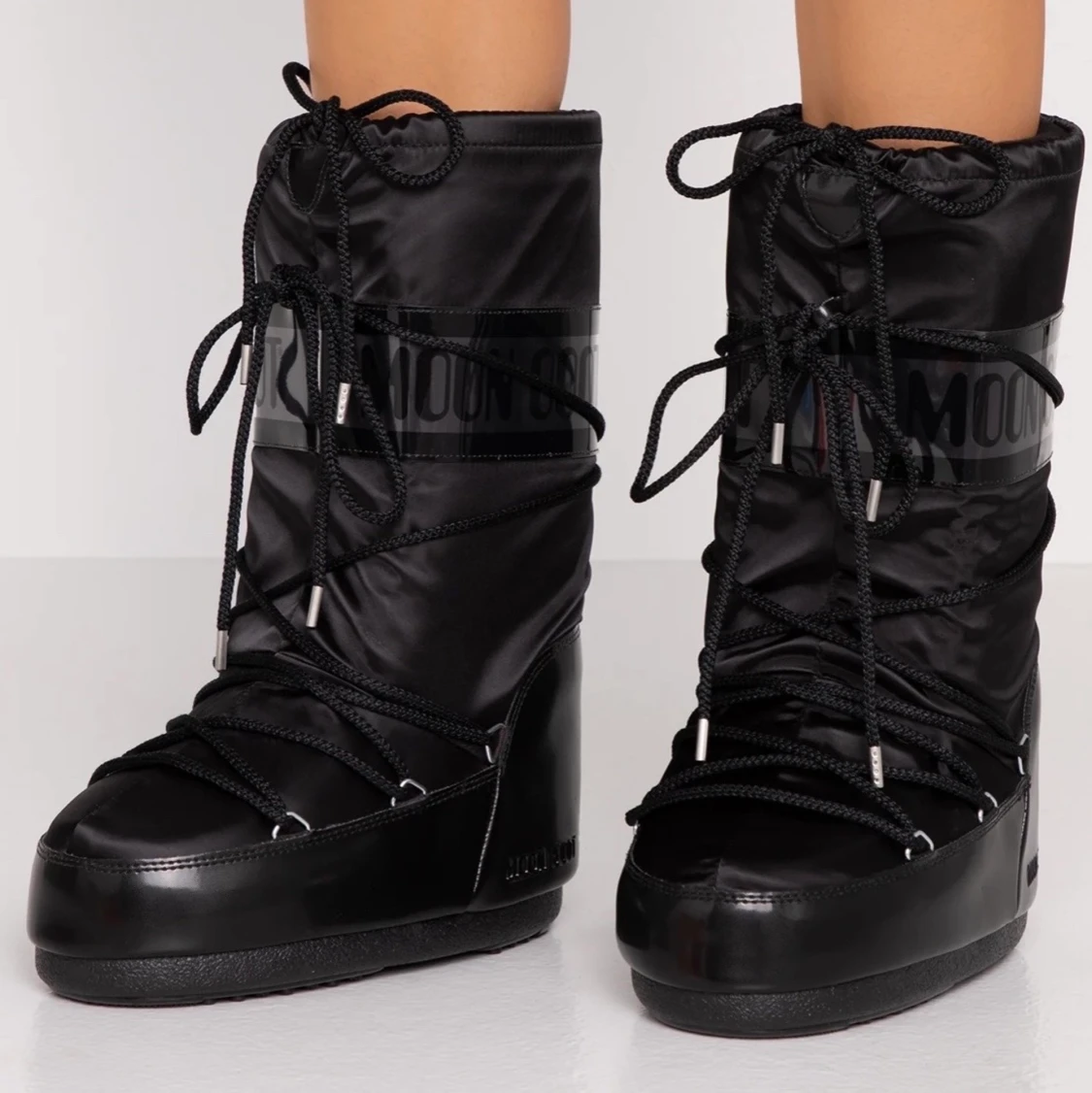 Moon boots
