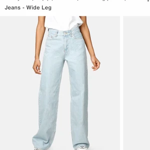 Jeans - Säljer dehär populära jeansen från junkyard då dom inte kommer till användning längre eftersom de blivit för stora i midjan💓💓 