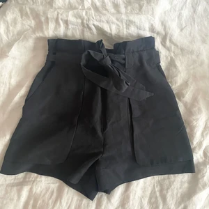 Monki shorts - Storlek 36, säljer för 50kr❤️