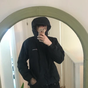 Berghaus windbraker  - Really nice tech jacket, i bougt it for 1700kr. Dm for more pics. Fitting perfectly, it’s an L size and i’m 192 tall.