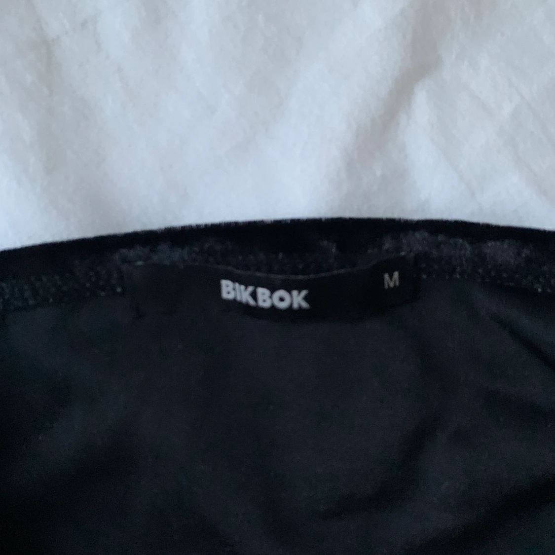 Sammetlinne med spets - 90